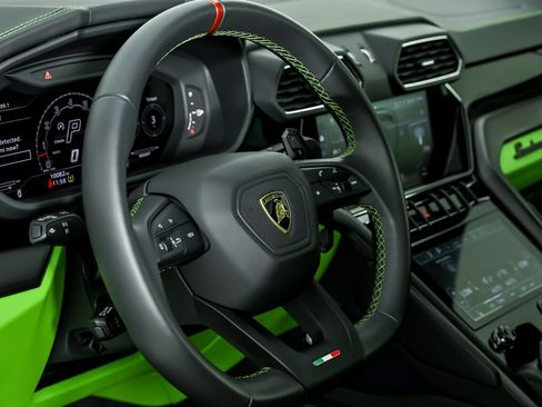 Used 2023 Lamborghini Urus S image 26