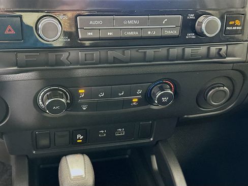 Used 2025 Nissan Frontier S RWD image 15