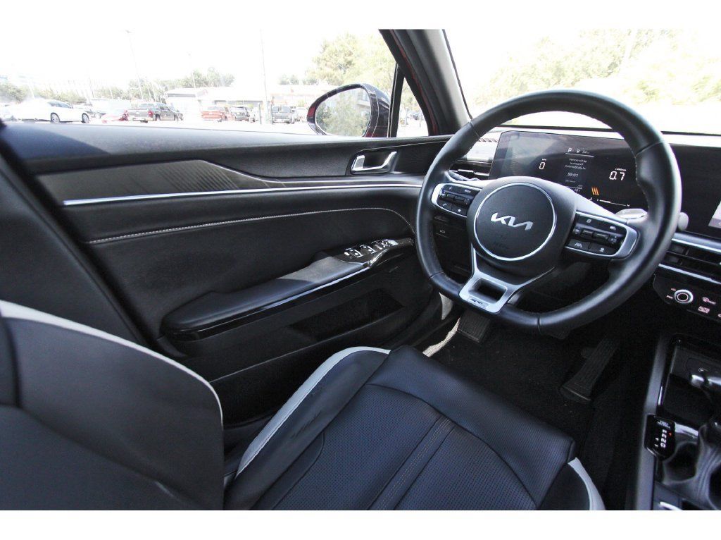 Used 2025 Kia K5 GT-Line w/ GT-Line Premium Package FWD image 9