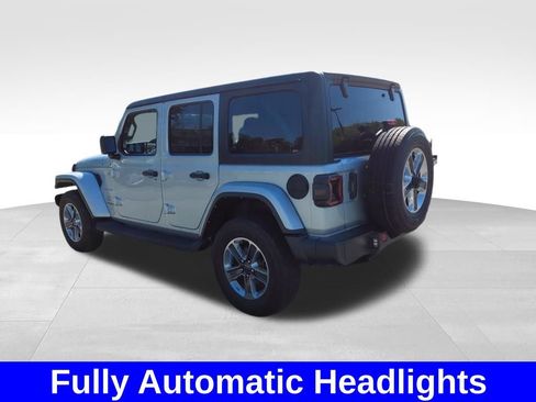 Used 2022 Jeep Wrangler Unlimited Sahara AWD/4WD image 17
