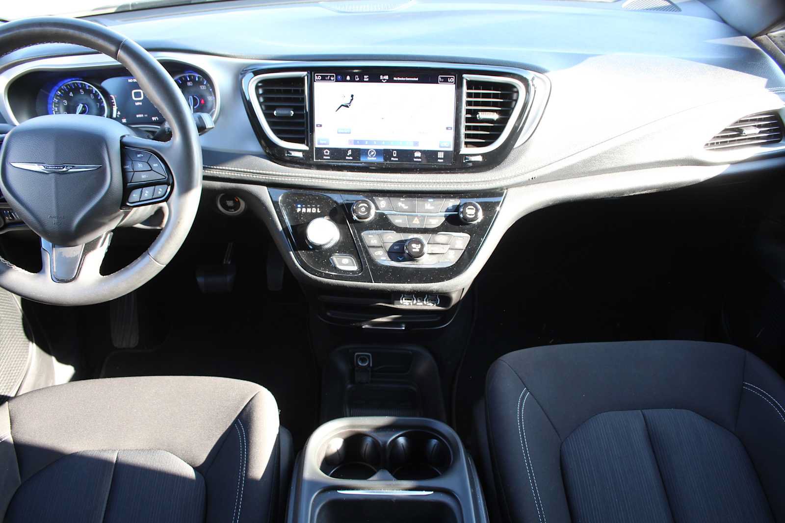 Used 2023 Chrysler Pacifica Touring FWD image 25