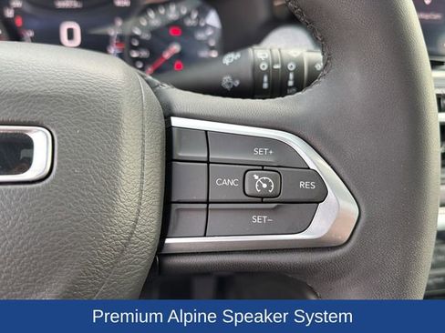Used 2025 Jeep Compass Latitude w/ Sun & Sound Group AWD/4WD image 23