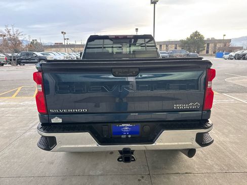 Used 2022 Chevrolet Silverado 3500 High Country w/ Technology Package image 5