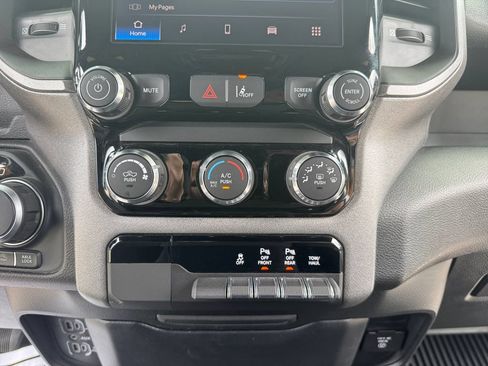 Used 2025 RAM 1500 Warlock AWD/4WD image 26