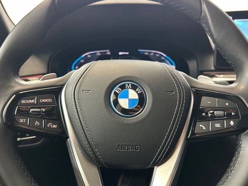 Certified 2023 BMW 530e w/ Premium Package image 15