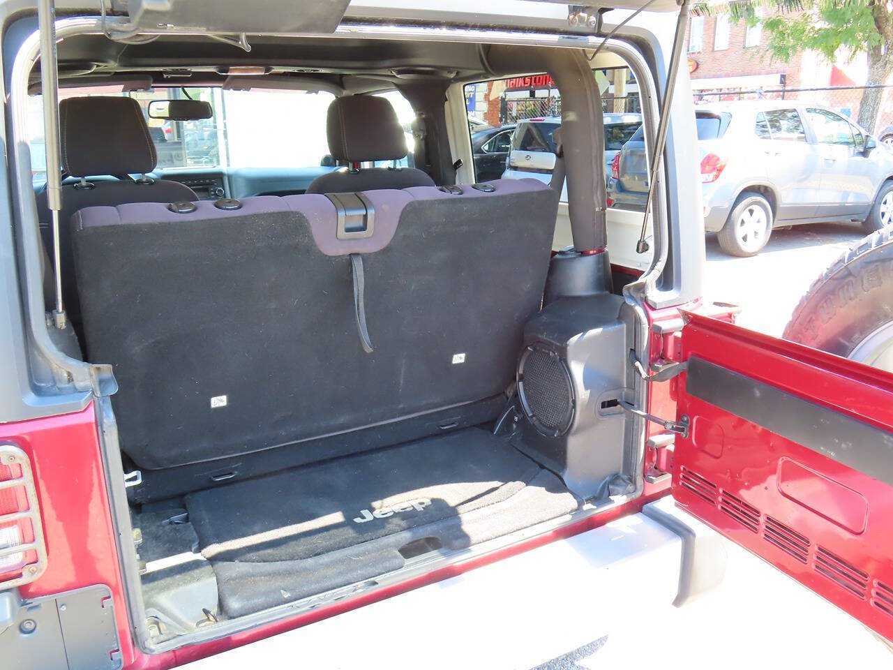 Used 2013 Jeep Wrangler Sahara AWD/4WD image 9