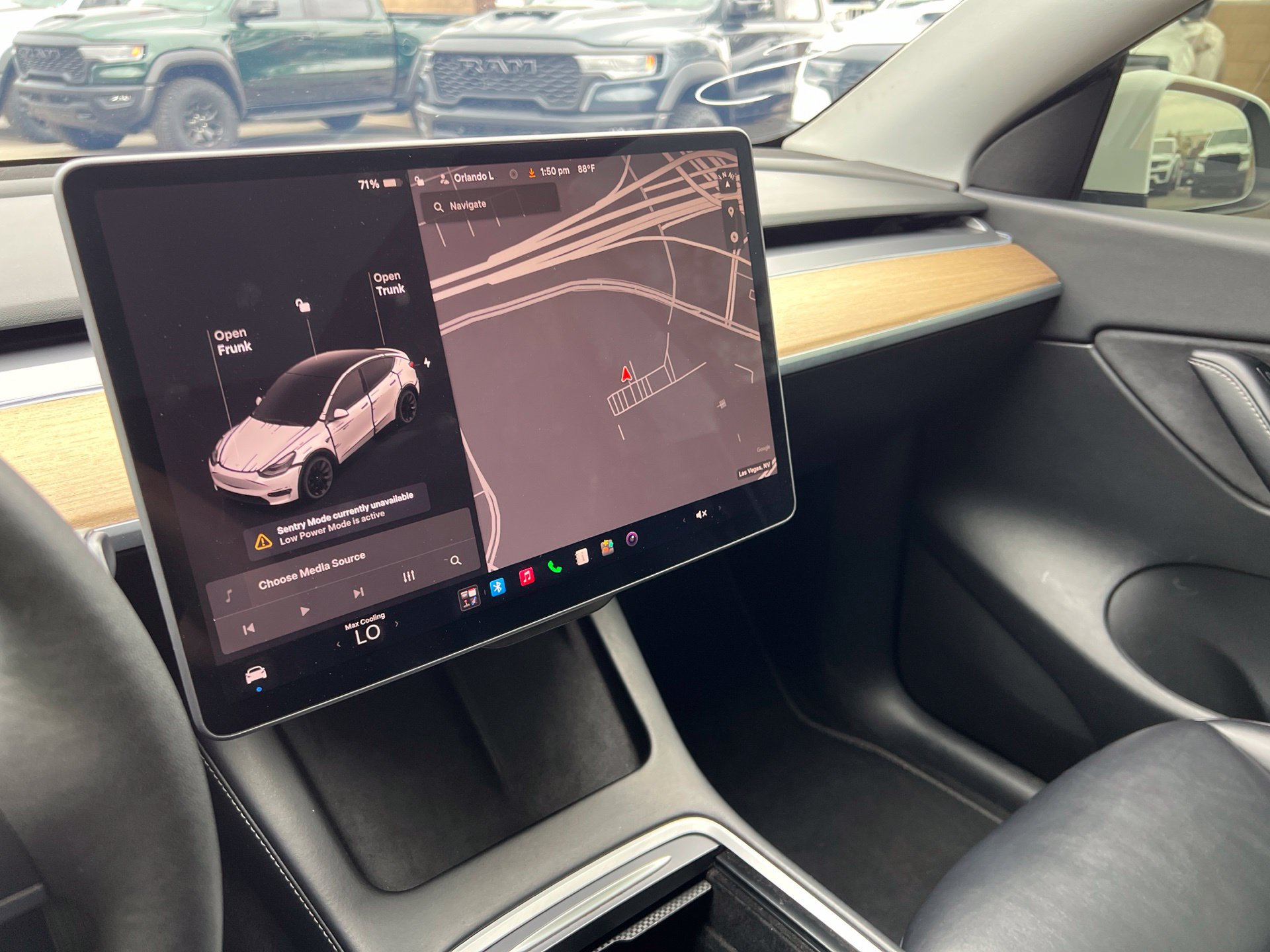 Used 2021 Tesla Model Y Long Range AWD/4WD image 31