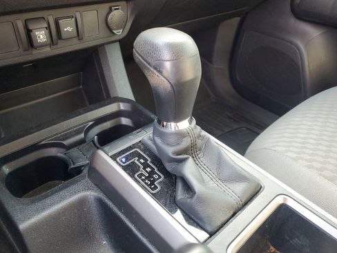 Used 2022 Toyota Tacoma SR5 w/ Technology Package image 25