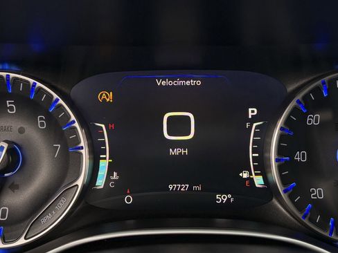 Used 2020 Chrysler Pacifica Limited image 15