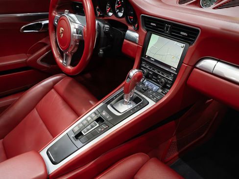 Used 2014 Porsche 911 4 Cabriolet image 32