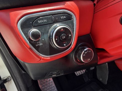 Used 2015 Ferrari California T RWD image 39