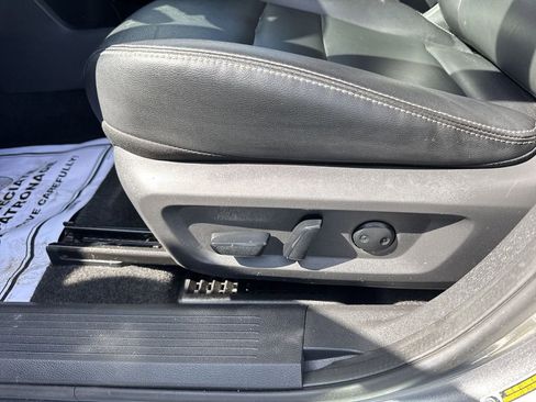 Used 2022 Nissan Rogue SL w/ SL Premium Package image 12