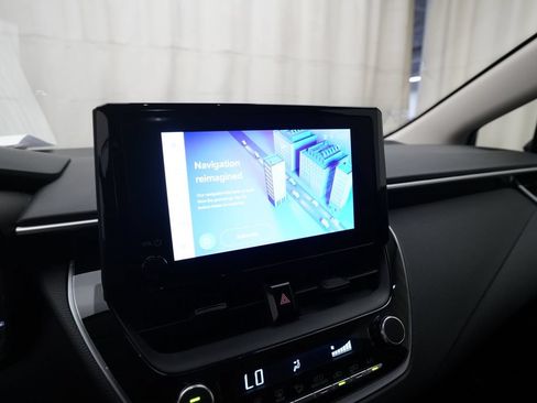 Used 2023 Toyota Corolla LE FWD image 6