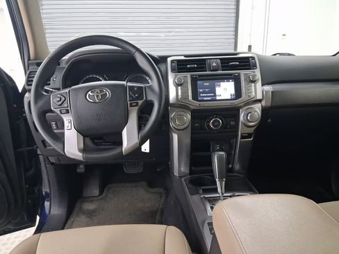 Used 2015 Toyota 4Runner SR5 Premium image 4