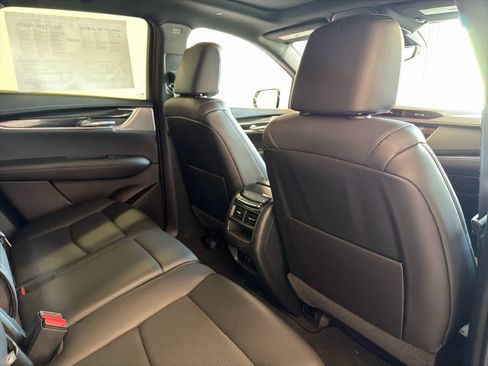 Used 2021 Cadillac XT5 Premium Luxury image 32