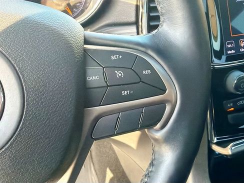 Used 2020 Jeep Grand Cherokee Altitude image 39