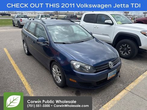 Used 2011 Volkswagen Jetta TDI FWD image 1