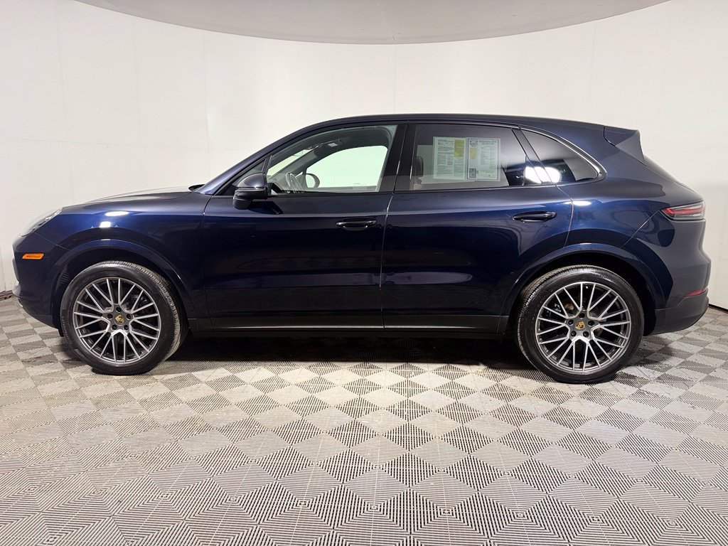 Used 2022 Porsche Cayenne Platinum Edition AWD/4WD image 3