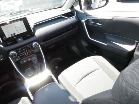 Certified 2025 Toyota RAV4 XLE w/ Convenience Package AWD/4WD image 11