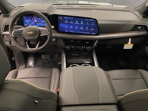 New 2026 Chevrolet Suburban Premier image 13