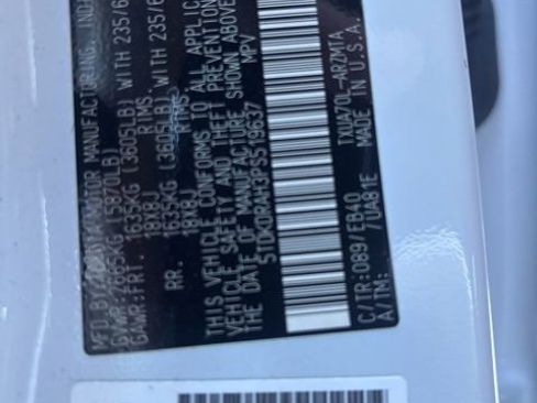 Certified 2023 Toyota Highlander XLE image 45