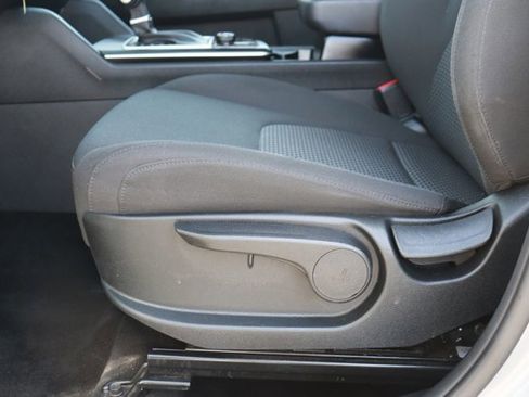 Used 2025 Kia Sportage LX image 9