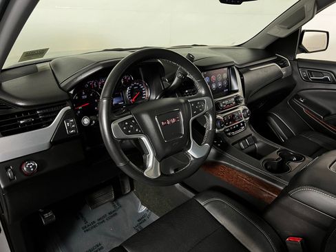Used 2016 GMC Yukon XL SLT w/ Open Road Package image 12