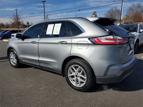 Used 2024 Ford Edge SEL image 6