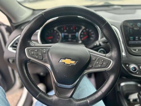 Used 2018 Chevrolet Malibu Premier FWD image 11