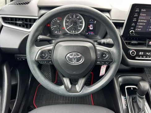 Used 2021 Toyota Corolla LE image 15