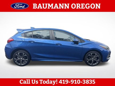 Used 2019 Chevrolet Cruze LT w/ Convenience Package FWD image 8