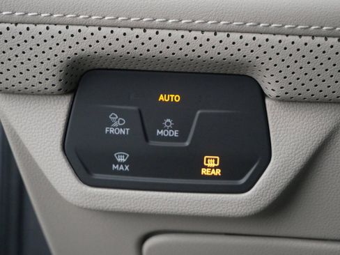 New 2025 Volkswagen Atlas SE image 9