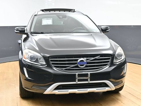 Used 2017 Volvo XC60 T6 Dynamic w/ Preferred Option Package AWD/4WD image 4