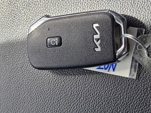 Used 2024 Kia Sportage EX image 39