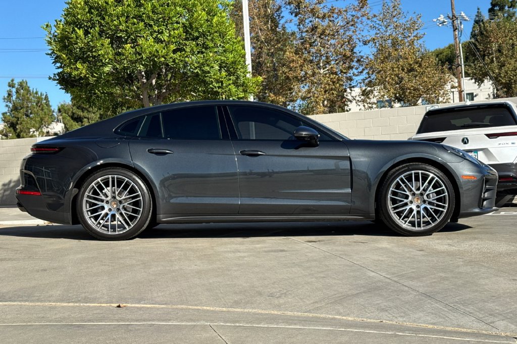 Used 2024 Porsche Panamera RWD image 9