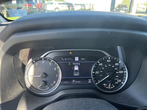 Used 2021 Nissan Titan SV w/ SV Convenience Package image 13