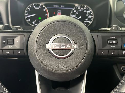 Used 2023 Nissan Rogue SV w/ SV Premium Package AWD/4WD image 16
