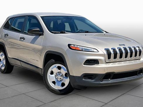 Used 2015 Jeep Cherokee Sport FWD image 3