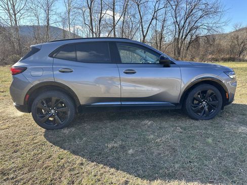 Used 2022 Buick Envision Preferred w/ Sport Touring Package image 5