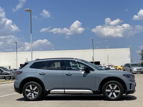 Used 2024 Honda Prologue Touring image 3