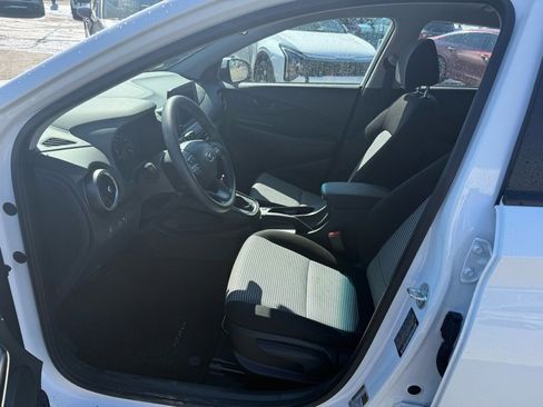 Used 2023 Hyundai Kona SE w/ Cargo Package image 7