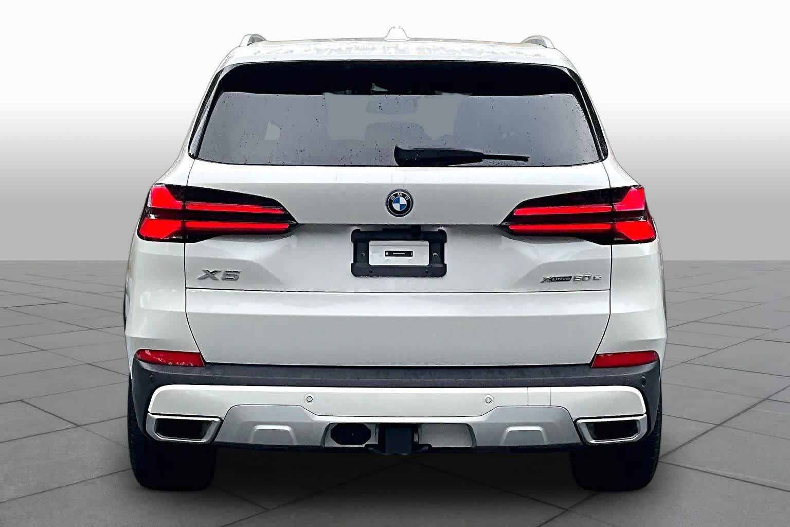 Used 2025 BMW X5 xDrive50e w/ Executive Package AWD/4WD image 5