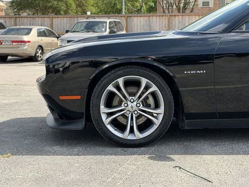 Used 2022 Dodge Challenger R/T image 9