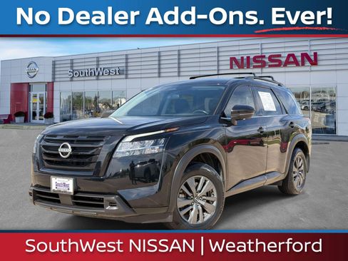 Used 2022 Nissan Pathfinder SV w/ SV Black Package FWD image 1