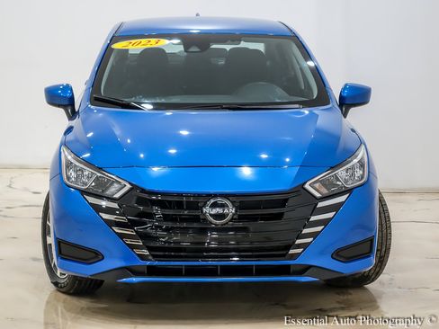 Used 2023 Nissan Versa SV image 5