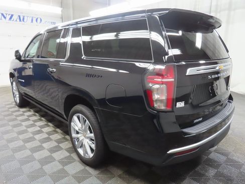 Used 2024 Chevrolet Suburban High Country image 5