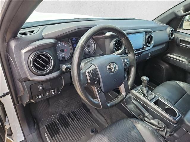 Used 2020 Toyota Tacoma TRD Sport w/ TRD Premium Sport Package AWD/4WD image 10