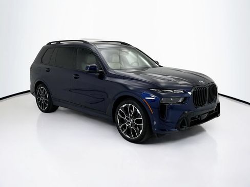 Certified 2026 BMW X7 xDrive40i w/ M Sport Package AWD/4WD image 3