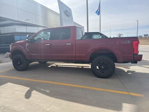 Used 2017 Ford F250 Lariat w/ Chrome Package image 8