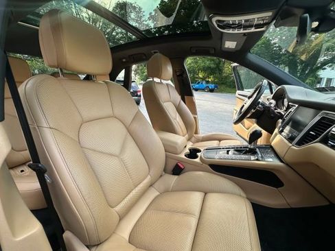 Used 2018 Porsche Macan Sport Edition image 24